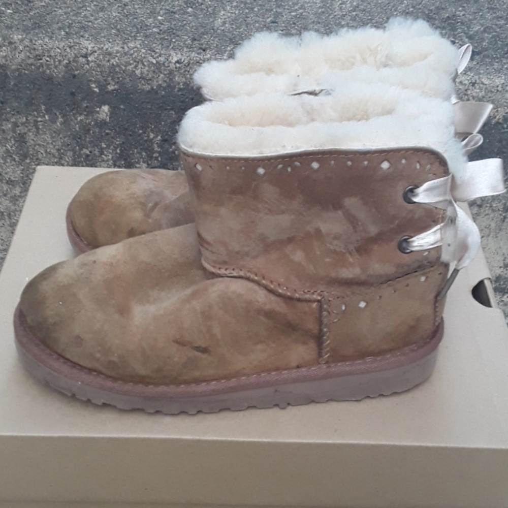 Uggs - Picture 3 of 3